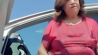 Watering the desert with my pee! Mature hairy Latina woman