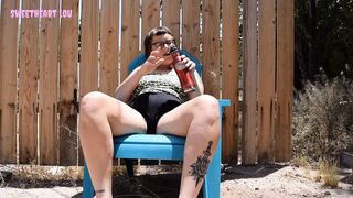 HAIRY CHUBBY BBW PEES OUTSIDE - LEDA LAVANDULA - PISS FETISH