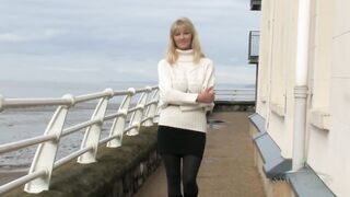 Hairy MILF Vanessa J – big boobs go for a walk