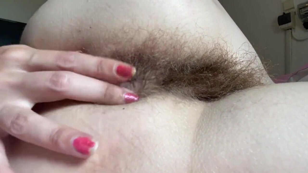 Devored Natural Indian Pussy - Indian girl with a natural pussy - HairyErotica