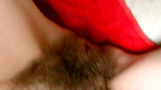 Haarige Drecksau gefingert!