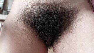 Amateur Latina undresses in bucatarie