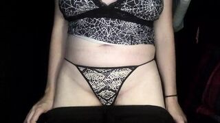 Naked slut masturbates and cums hard